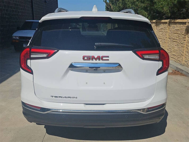 2023 GMC Terrain SLT