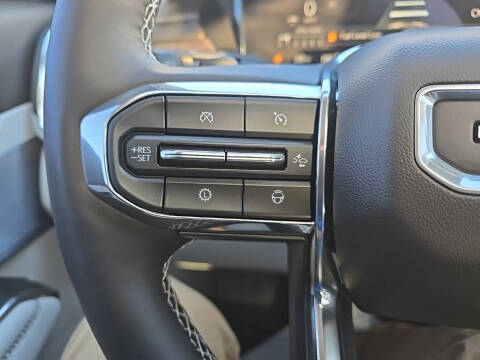 2025 GMC Acadia Denali