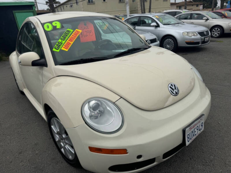 2009 Volkswagen New Beetle Base PZEV