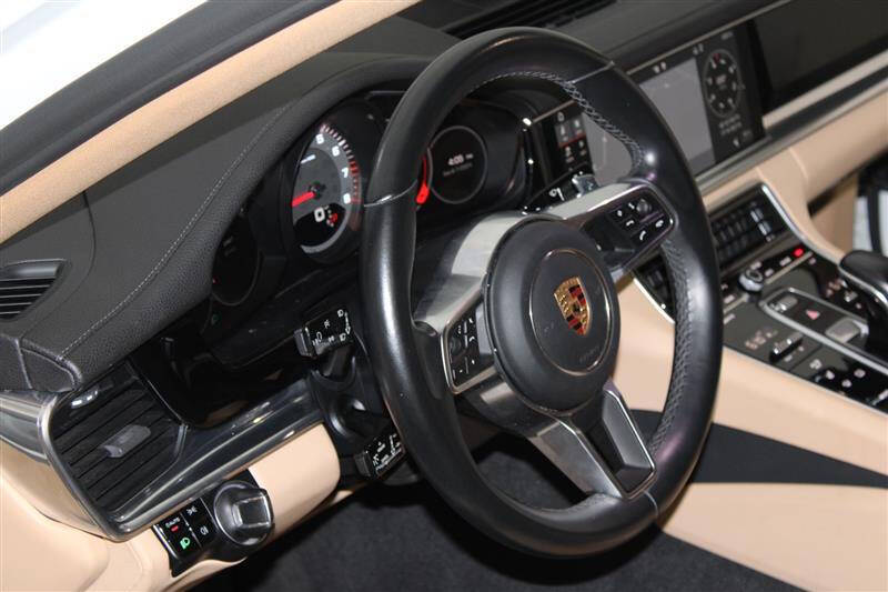 2017 Porsche Panamera