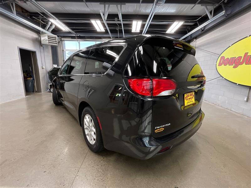 2017 Chrysler Pacifica LX