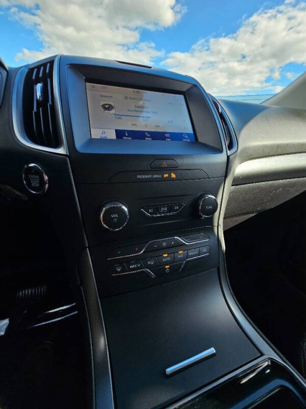2020 Ford Edge SE