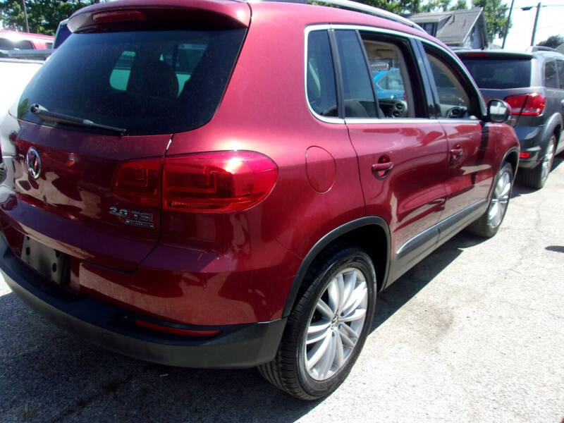 2014 Volkswagen Tiguan SEL photo 3