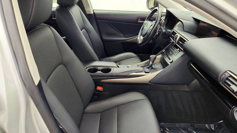 2017 Lexus IS 200t