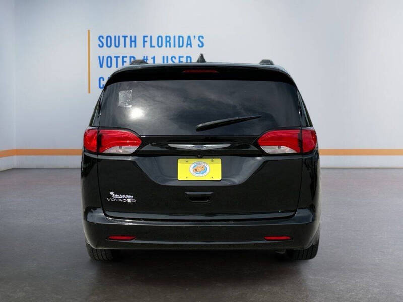 2020 Chrysler Voyager LXi