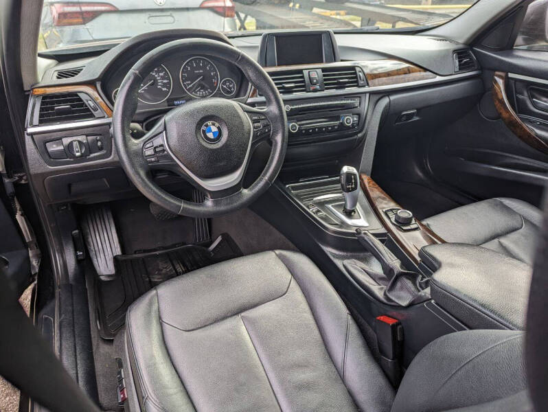 2016 BMW 3 Series 320i