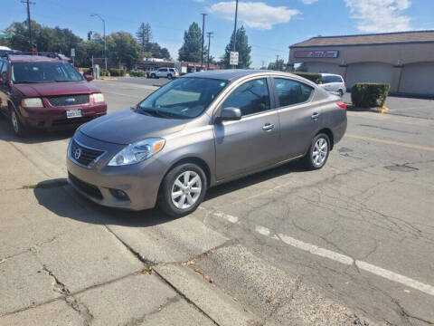 2013 Nissan Versa 1.6 SL