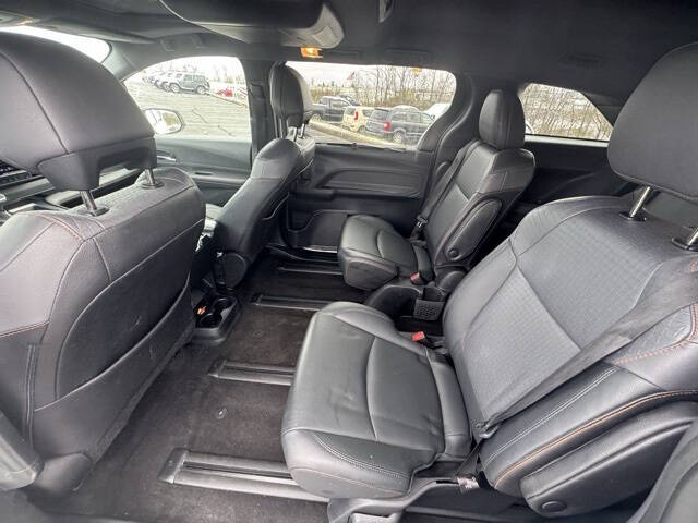 2022 Toyota Sienna XSE 7-Passenger