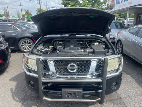 2010 Nissan Pathfinder LE