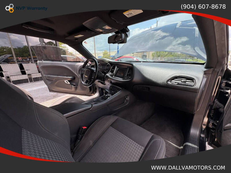 2015 Dodge Challenger SXT