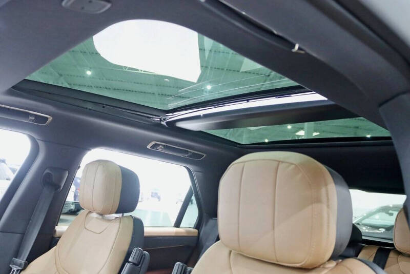 2025 Land Rover Range Rover Sport P460e Dynamic SE