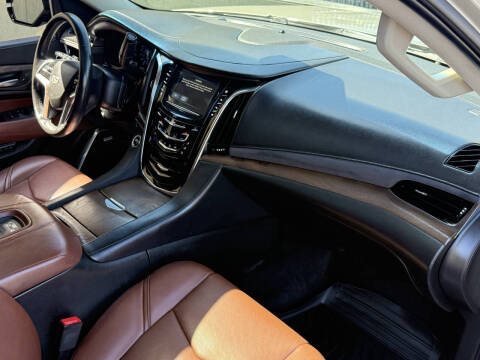2017 Cadillac Escalade Luxury