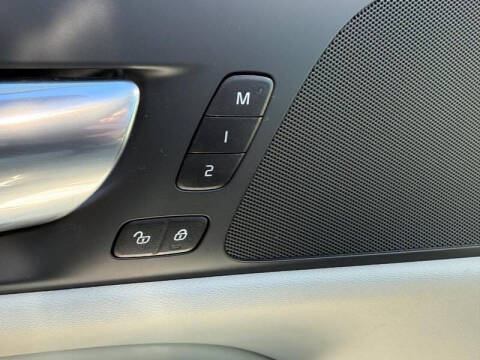 2024 Volvo S60 B5 Plus Dark Theme