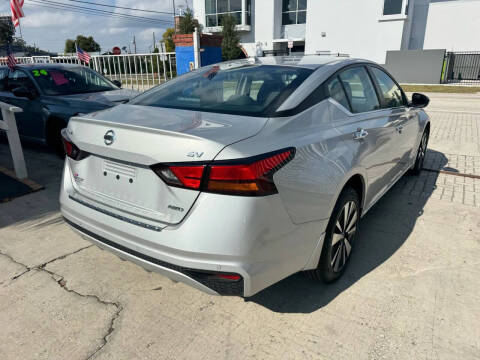 2022 Nissan Altima 2.5 SV