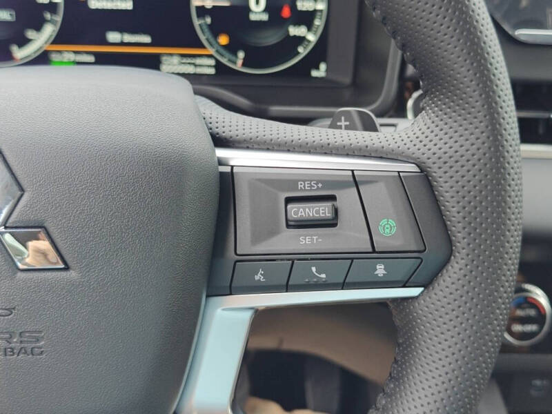 2025 Mitsubishi Outlander PHEV SE