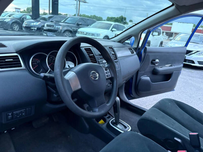 2011 Nissan Versa 1.8 S