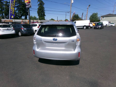 2012 Toyota Prius v Five