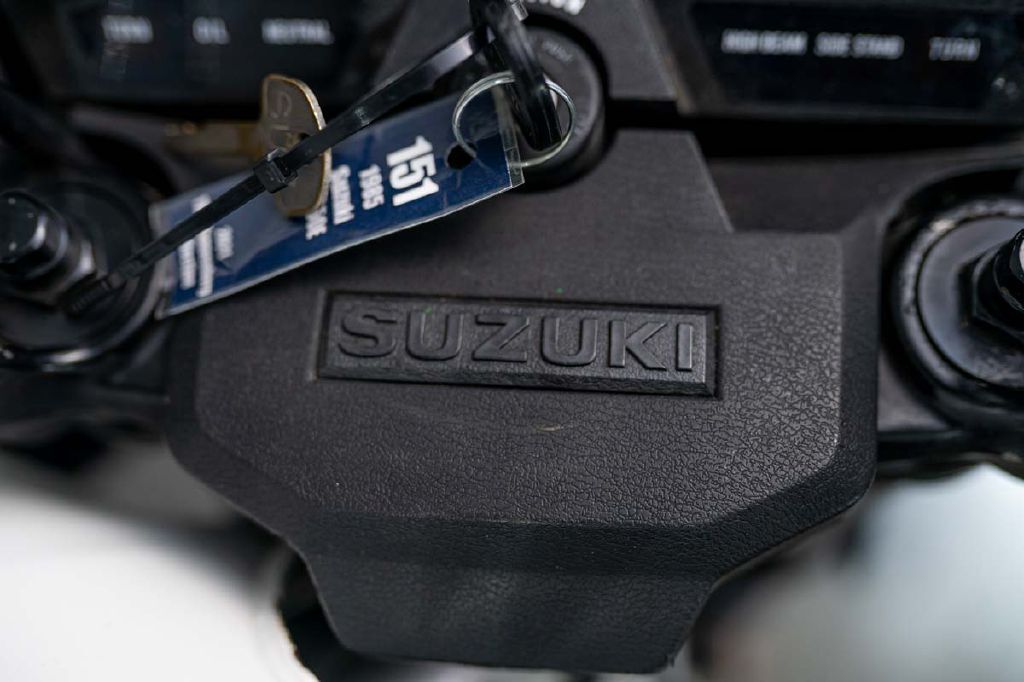 1985 Suzuki GS550E 37