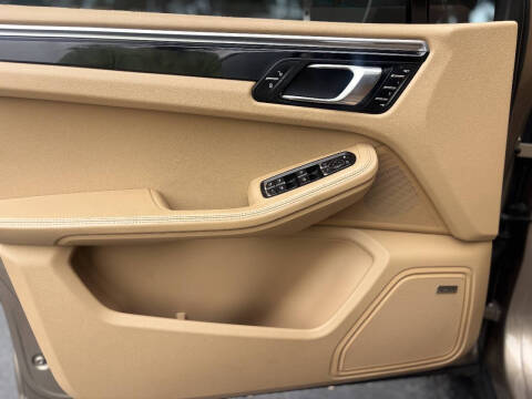 2017 Porsche Macan