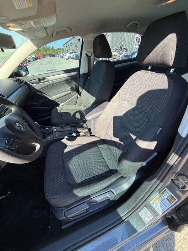 2014 Volkswagen Passat 1.8T S