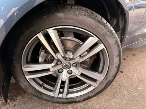 2020 Volvo XC60 T5 Momentum