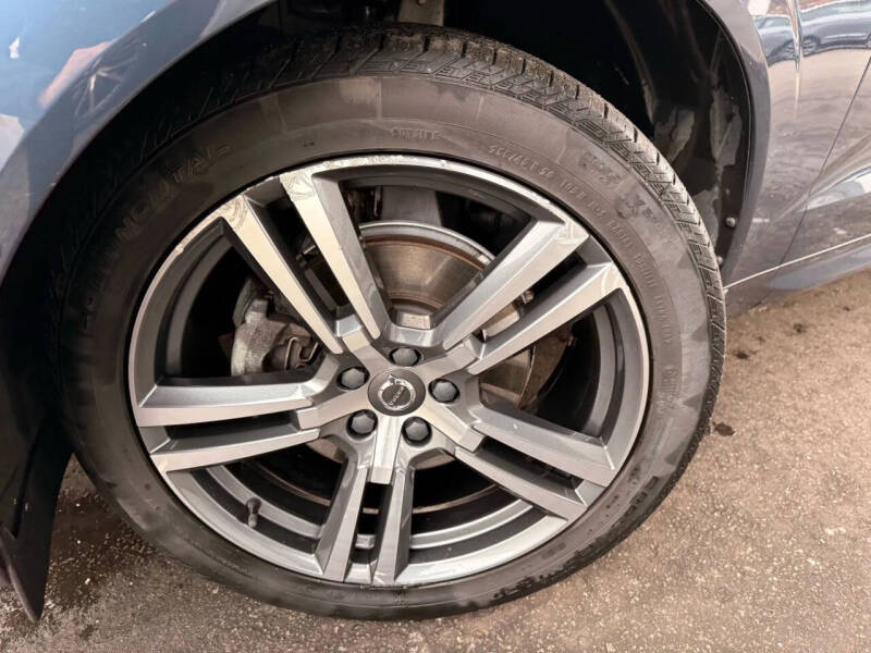 2020 Volvo XC60 T5 Momentum