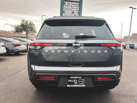 2025 Nissan Pathfinder SV
