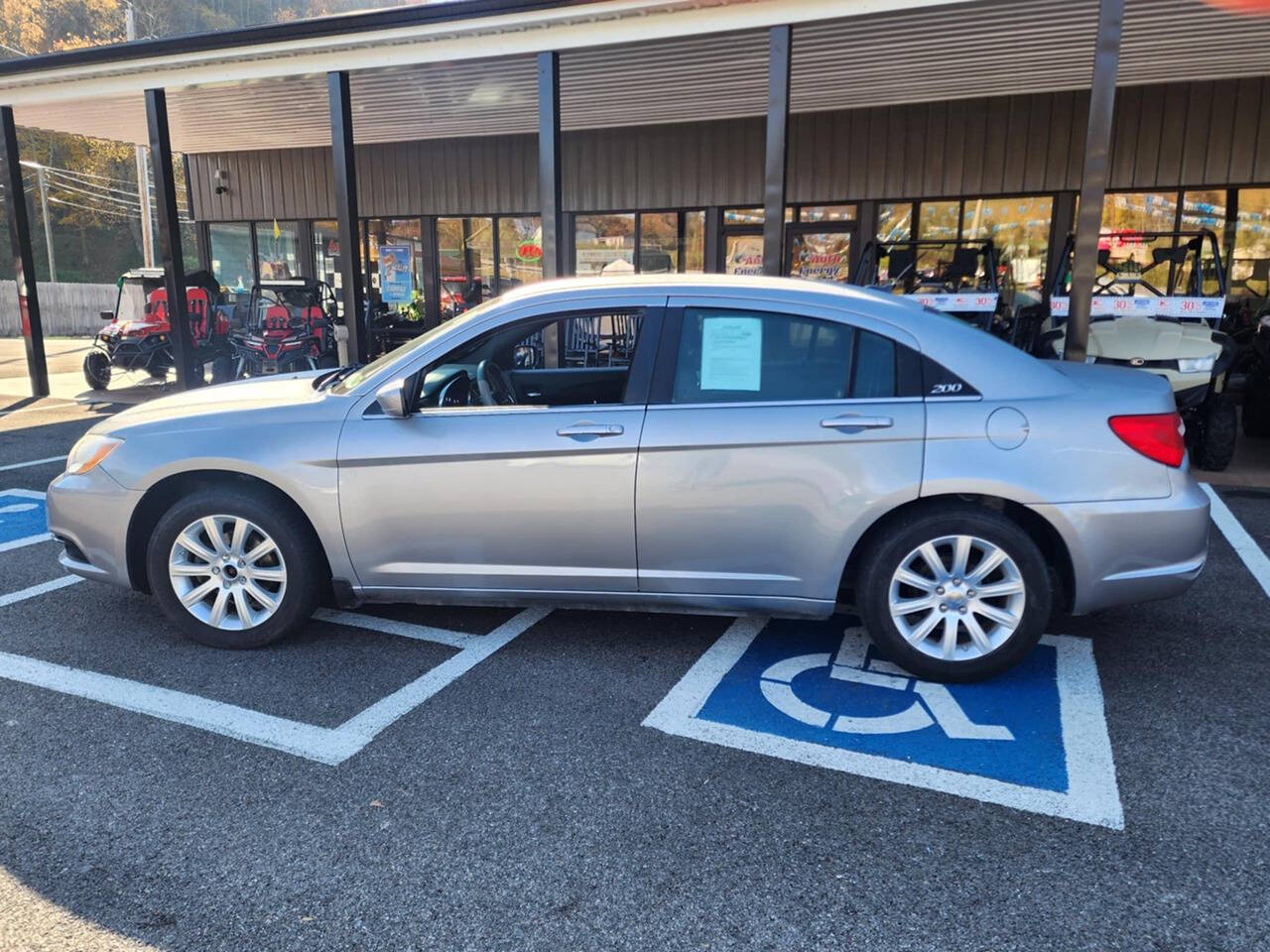 2013 Chrysler 200 for sale at Auto Energy in Lebanon, VA