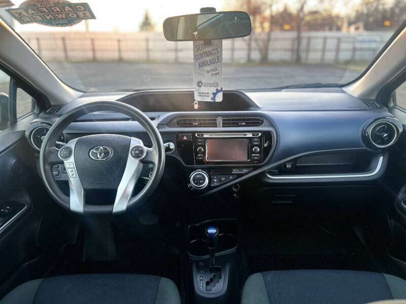 2016 Toyota Prius c Two