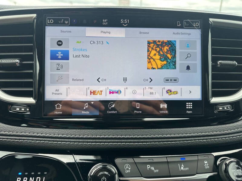 2026 Chrysler Pacifica Select