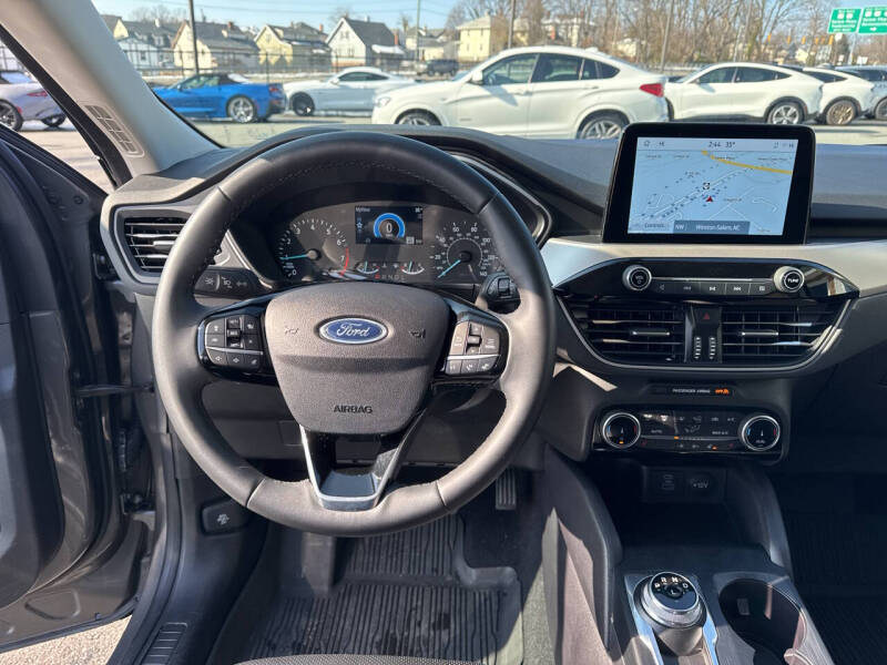 2022 Ford Escape SEL