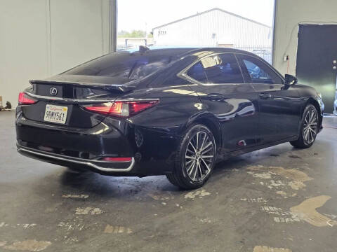 2022 Lexus ES 300h