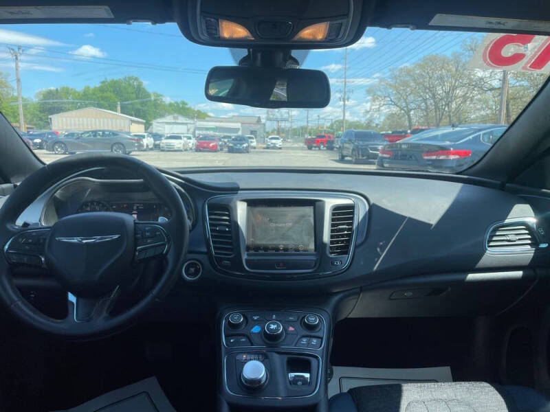 2015 Chrysler 200 S