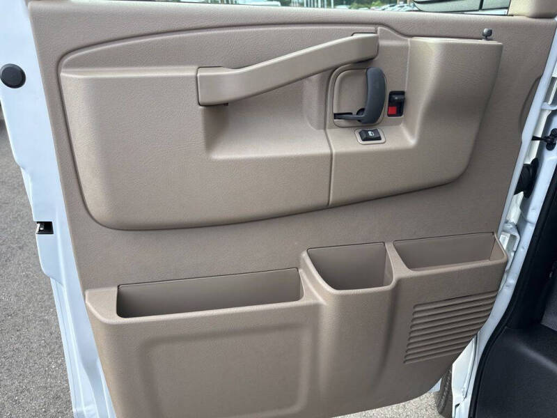 2025 Chevrolet Express 2500