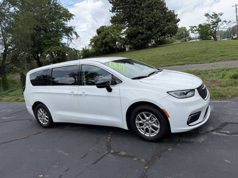 2024 Chrysler Pacifica Touring L