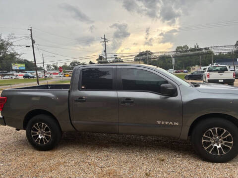 2023 Nissan Titan SV