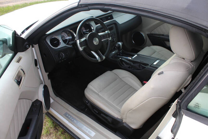 2011 Ford Mustang V6 Premium