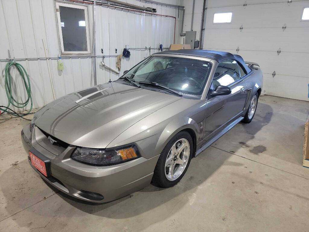 2001 Ford Mustang SVT Cobra 11