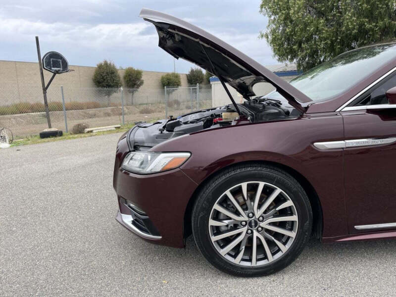 2017 Lincoln Continental Select
