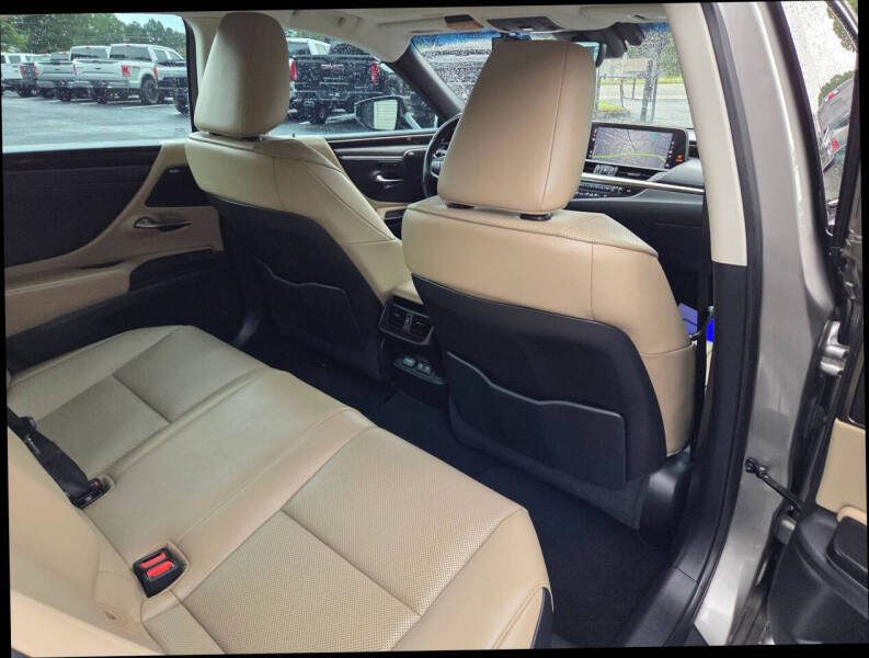 2020 Lexus ES 300h