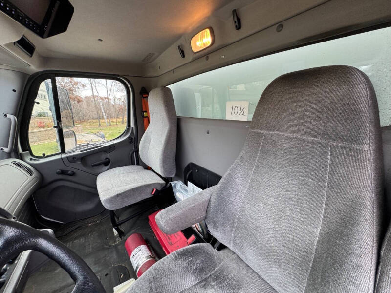 2018 Freightliner M2 106