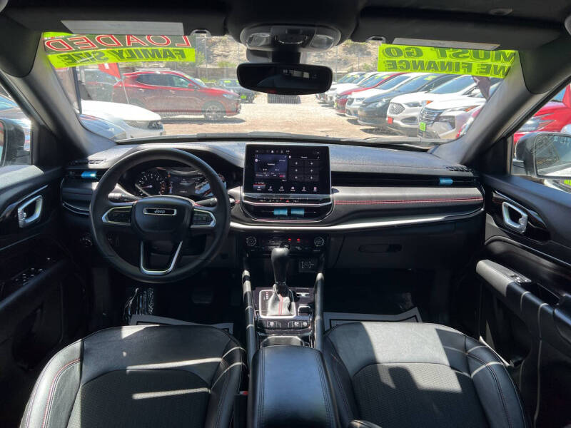 2025 Jeep Compass Trailhawk