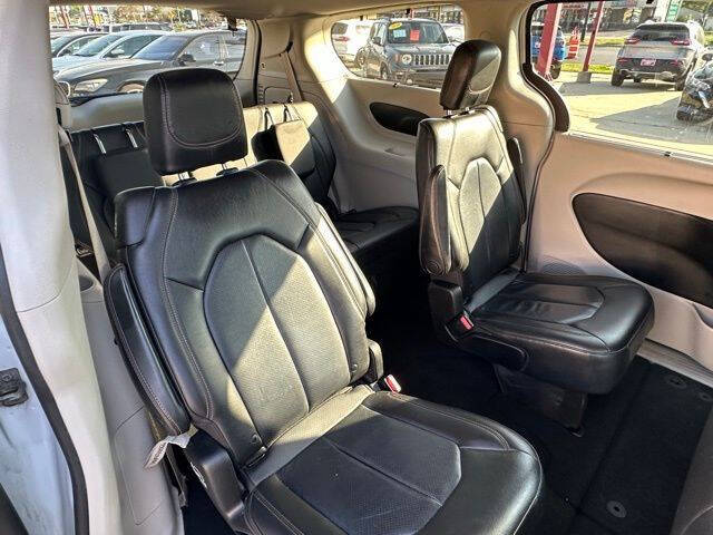 2019 Chrysler Pacifica Touring L