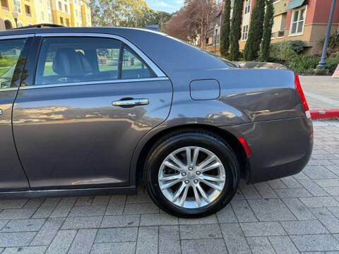 2016 Chrysler 300 C