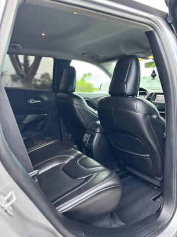 2019 Jeep Cherokee Latitude Plus