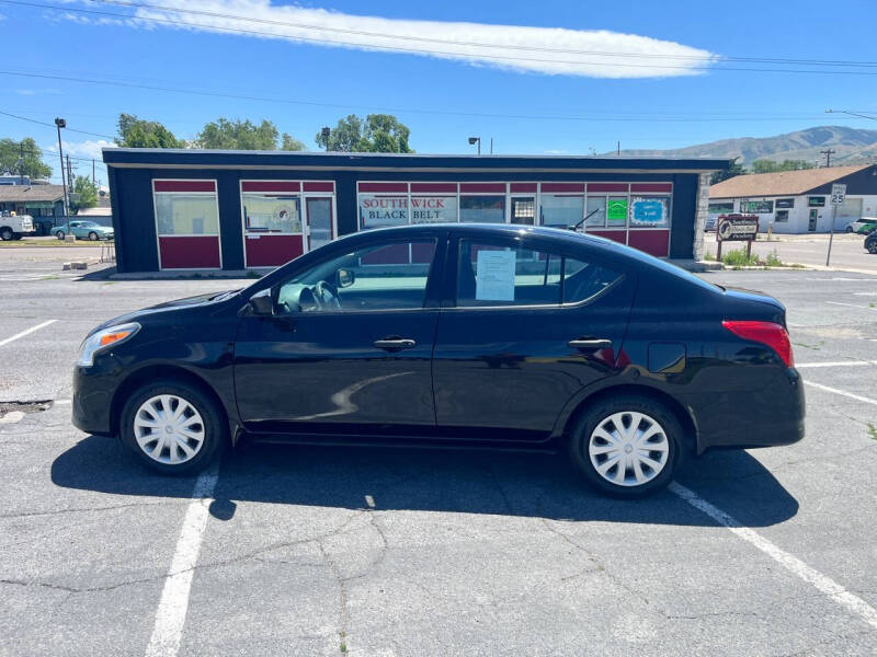 2016 Nissan Versa Sedan S photo 4