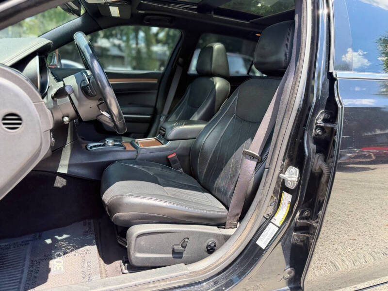 2017 Chrysler 300 C Platinum