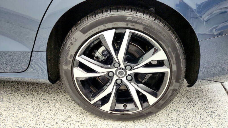 2024 Volvo S60 B5 Core Dark Theme