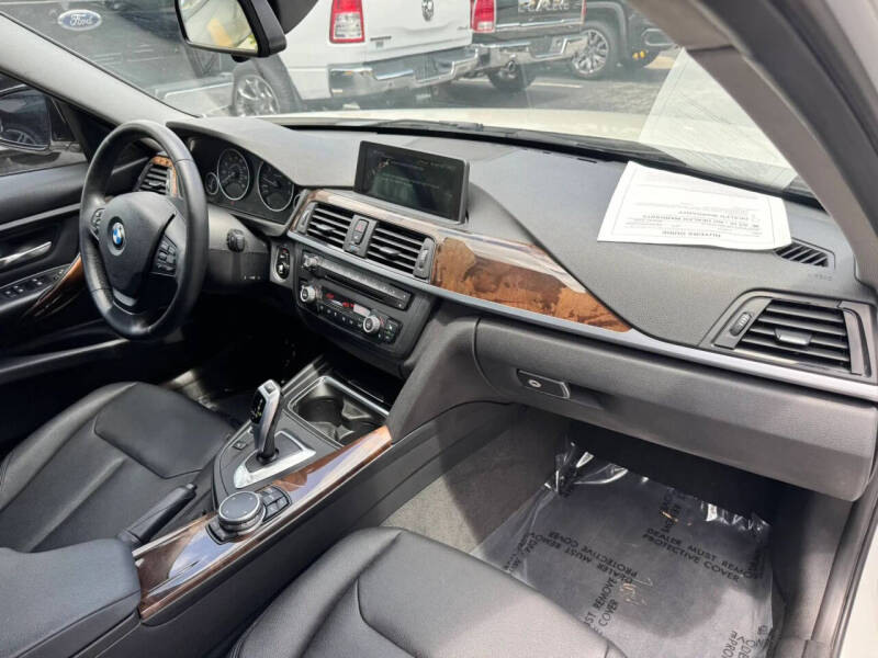 2015 BMW 3 Series 320i