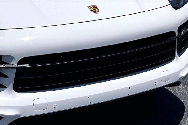 2022 Porsche Cayenne Platinum Edition